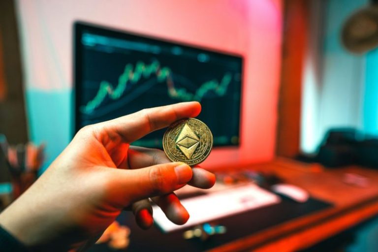 Crypto Market Recap: Saylor’s Strategy Resumes Bitcoin Buying